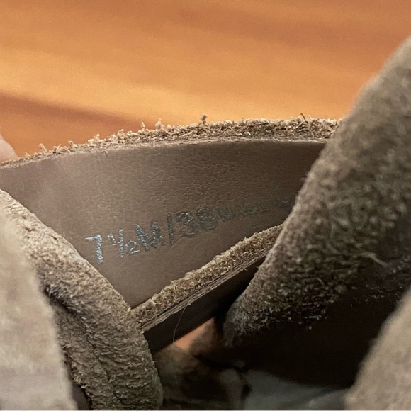 VINCE CAMUTO Perforated Tan Suede Heeled Booties Ankle Boots Women’s Size 7.5 - Picture 15 of 16